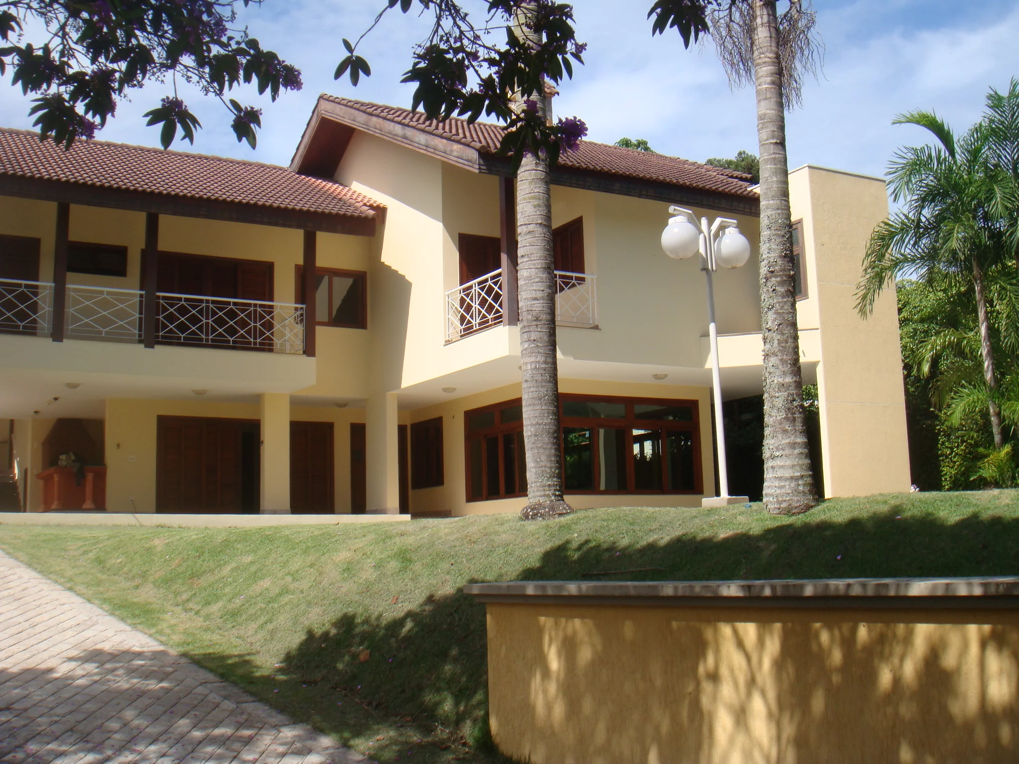 Deseja comprar uma casa a venda Village de Santa Helena ?