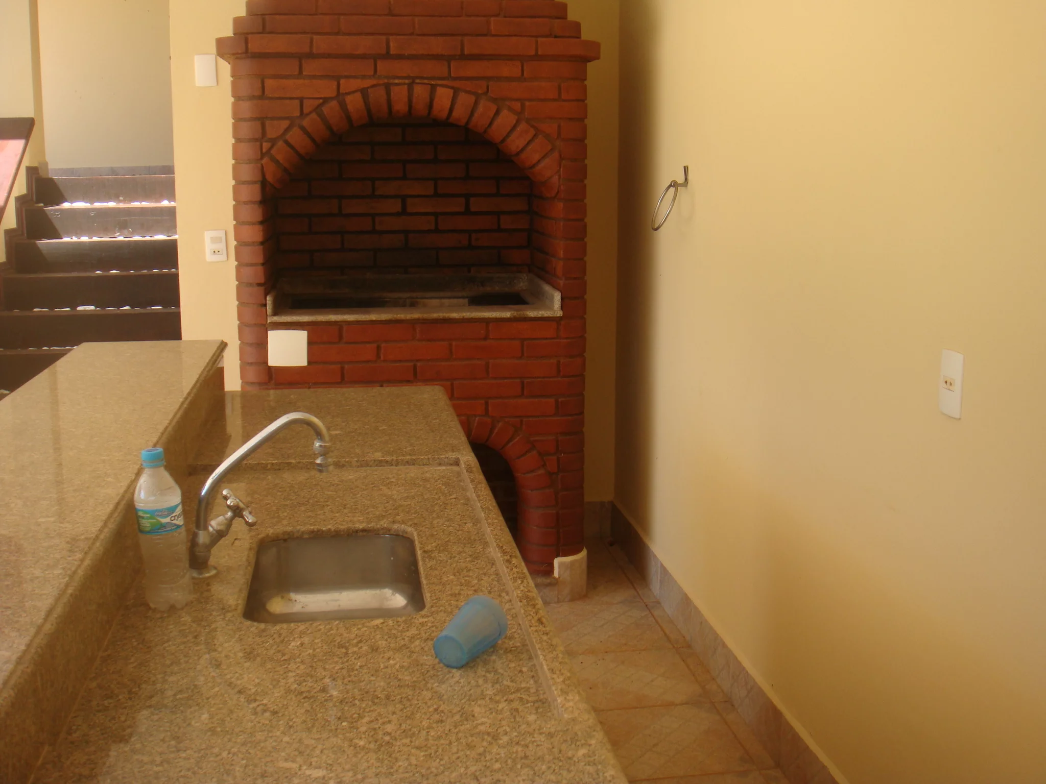 Deseja comprar uma casa a venda Village de Santa Helena ?