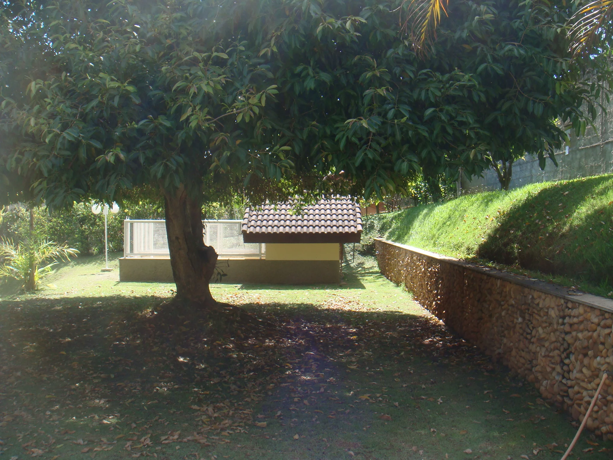 Deseja comprar uma casa a venda Village de Santa Helena ?
