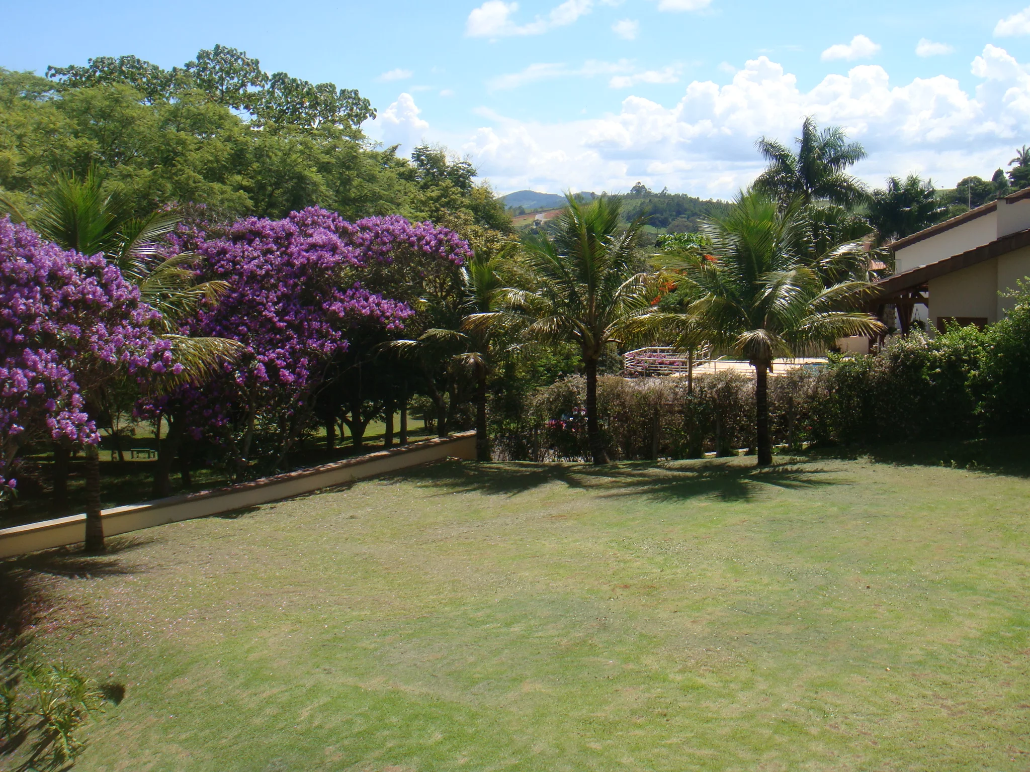 Deseja comprar uma casa a venda Village de Santa Helena ?