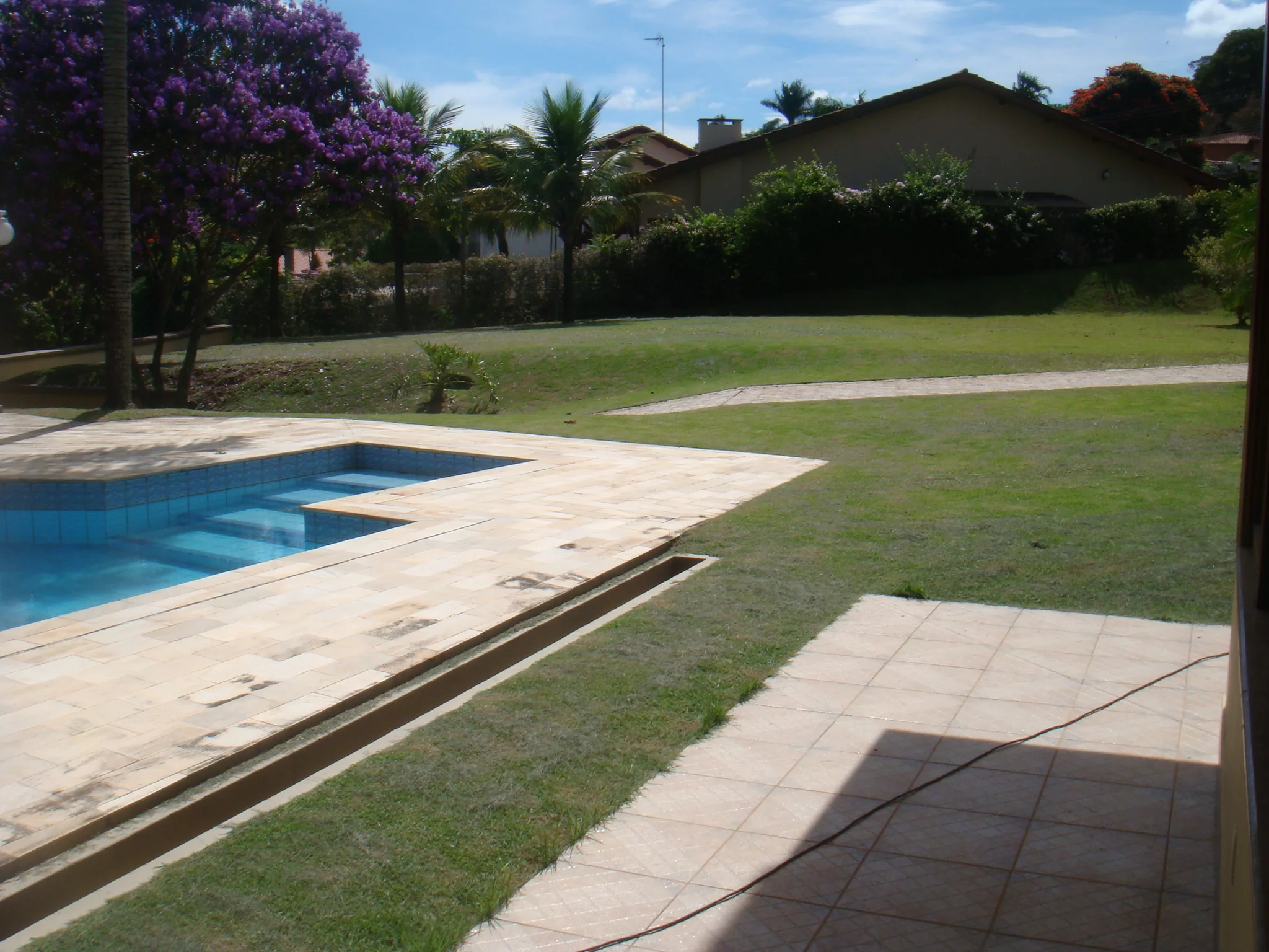 Deseja comprar uma casa a venda Village de Santa Helena ?