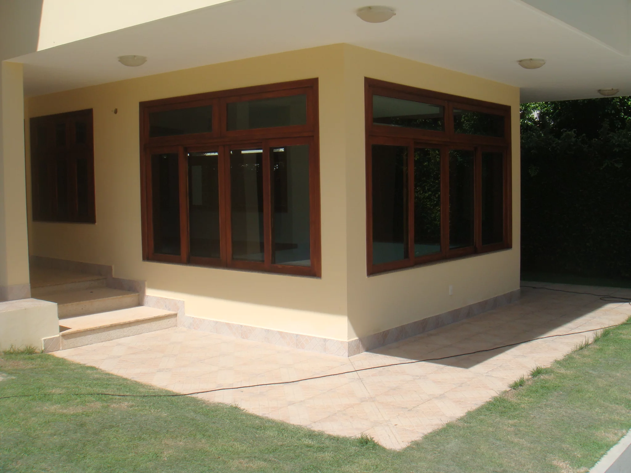 Deseja comprar uma casa a venda Village de Santa Helena ?