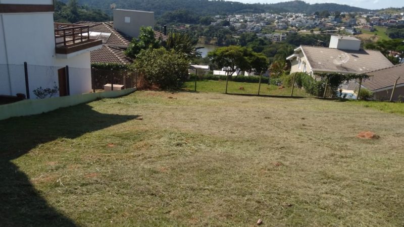 Terreno à venda em Bragança Paulista SP - Santa Helena 2 - Rua Jacarandás