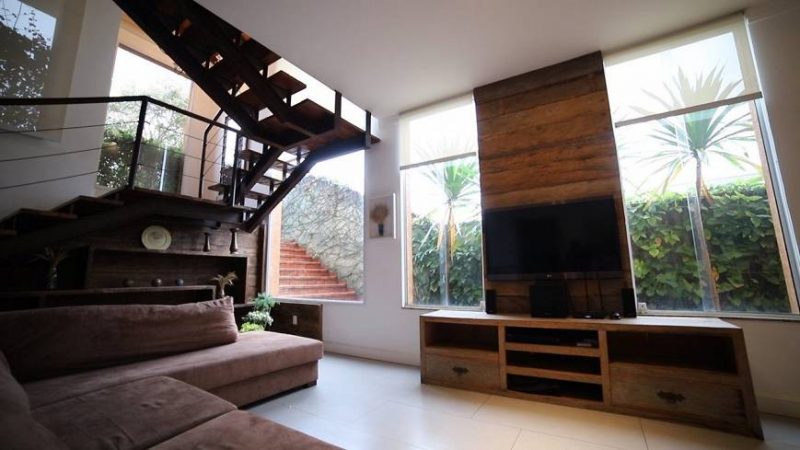 Casa Maravilhosa à venda no Condomínio Vale das águas em Bragança Paulista SP - Alameda das Pitangueiras