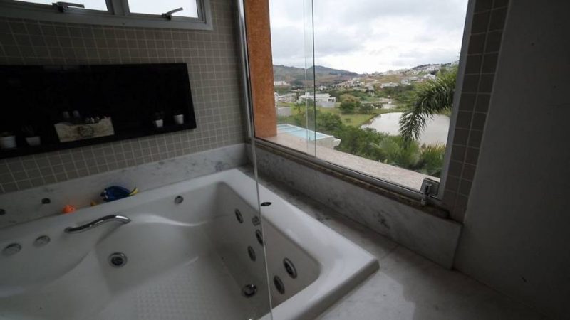 Casa Maravilhosa à venda no Condomínio Vale das águas em Bragança Paulista SP - Alameda das Pitangueiras