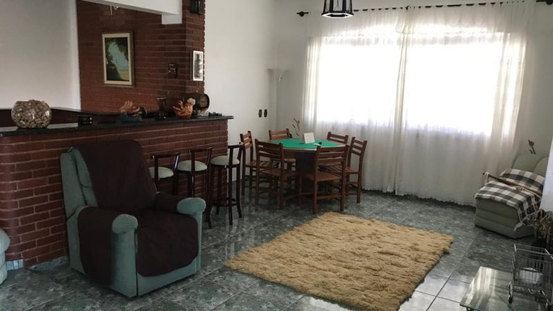 Casa à Venda no Condomínio Novo Horizonte em Piracaia SP