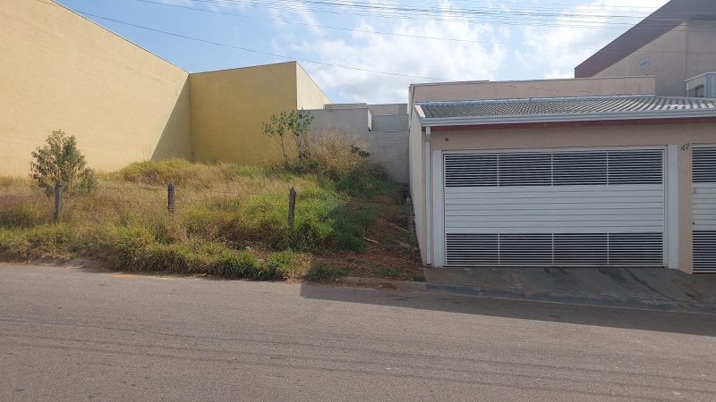 Terreno à venda no Residencial Piemonte em Bragança Paulista