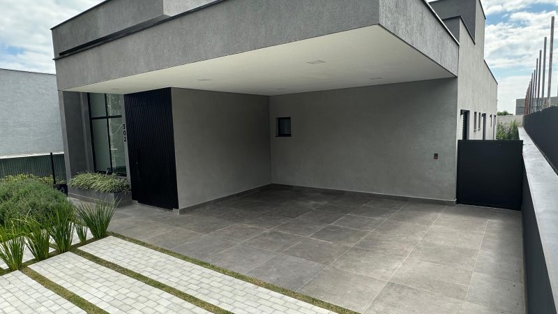 Corretor de imóveis Bragança Paulista | Casa preta Condominio Campos do Conde