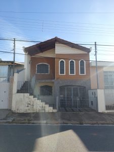 Corretor de imoveis Alexandre Bettoi Bragança Paulista | Sobrado vermelha Jardim América