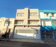 Corretor de imóveis Alexandre Bettoi Bragança Paulista | Casa rosa limão à venda na Dom Aguirre