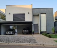 Corretor de imóveis Alexandre Bettoi Bragança Paulista | Casa verde musgo à venda Condominio Portal de Bragança