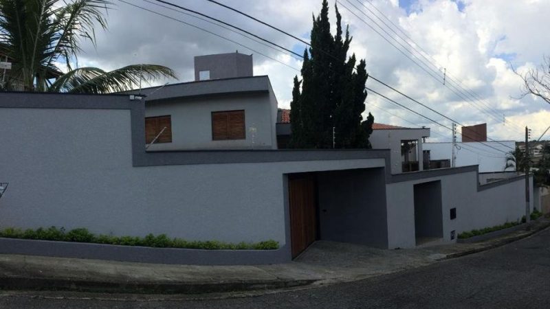 Corretor de imóveis Alexandre Bettoi Bragança Paulista | Casa Cinza  à venda Jardim Europa