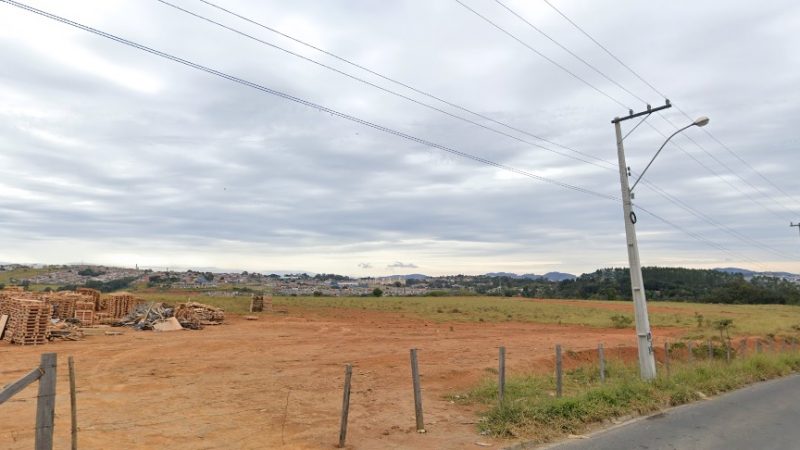 Corretor de imóveis Alexandre Bettoi Bragança Paulista | Terreno industrial 65 mil m2 plano