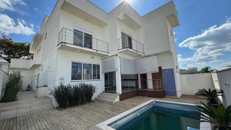 Corretor de imóveis Alexandre Bettoi Bragança Paulista | Casa à venda com piscina no Euroville