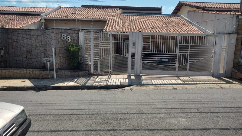 Corretor de imóveis Alexandre Bettoi Bragança Paulista | Casa à venda no Residencial das Ilhas