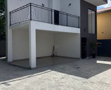 Corretor de Imóveis | Casas Condomínio Ravena.