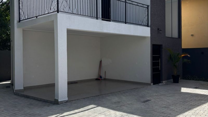 Corretor de Imóveis | Casas Condomínio Ravena.