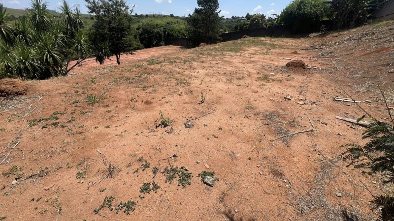 Corretor de imóveis | Terreno de 2175 m2 Bosque das Pedras