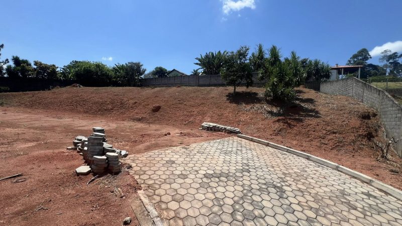 Corretor de imóveis | Terreno de 2175 m2 Bosque das Pedras