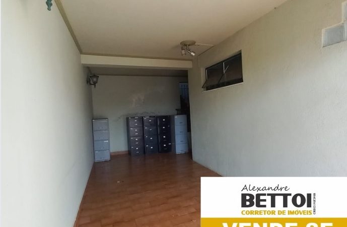 Casa residencial /Comercial no centro com 3 grandes suítes rica em armários