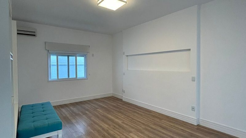 Aluguel Casa Térrea Mobiliada em Condominio