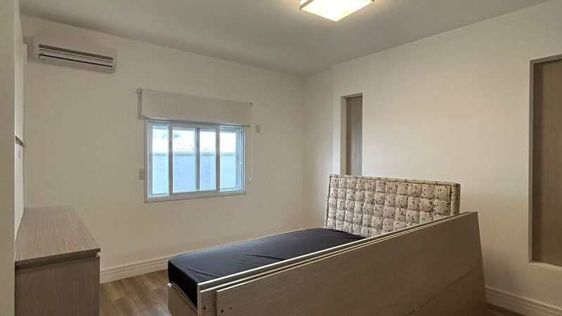 Aluguel Casa Térrea Mobiliada em Condominio