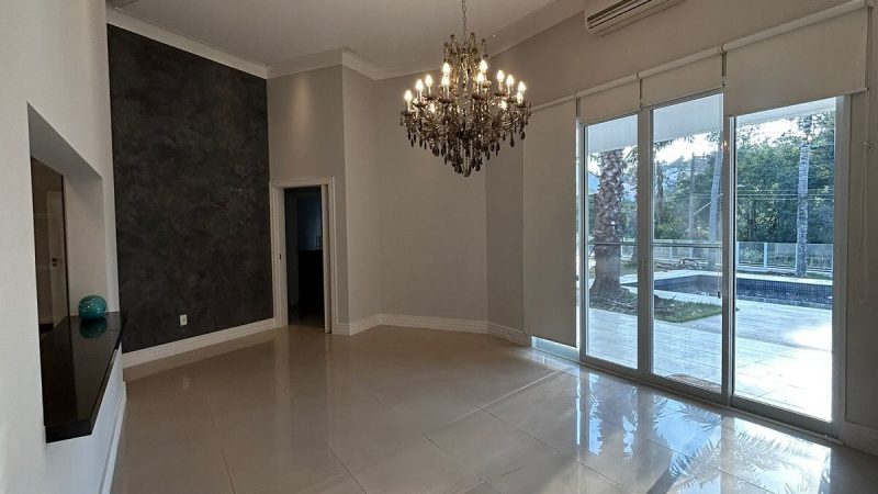 Aluguel Casa Térrea Mobiliada em Condominio