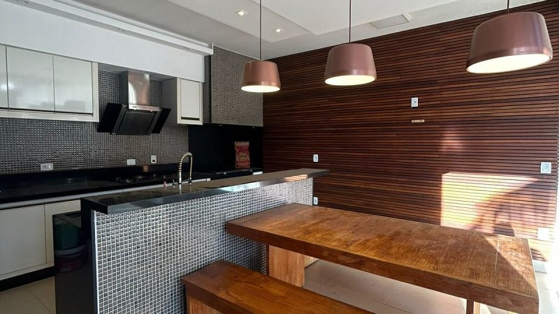 Aluguel Casa Térrea Mobiliada em Condominio