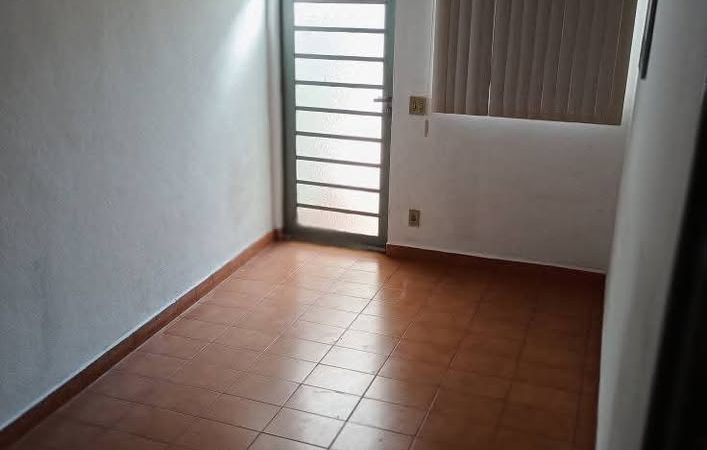Casa de 450 m2 no Jardim América no valor de 1.100.000