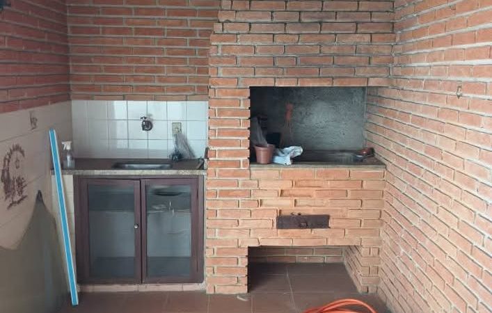 Casa de 450 m2 no Jardim América no valor de 1.100.000