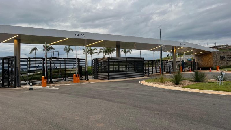 Terreno à venda com 452,52 m2 no valor de 389,000 reais